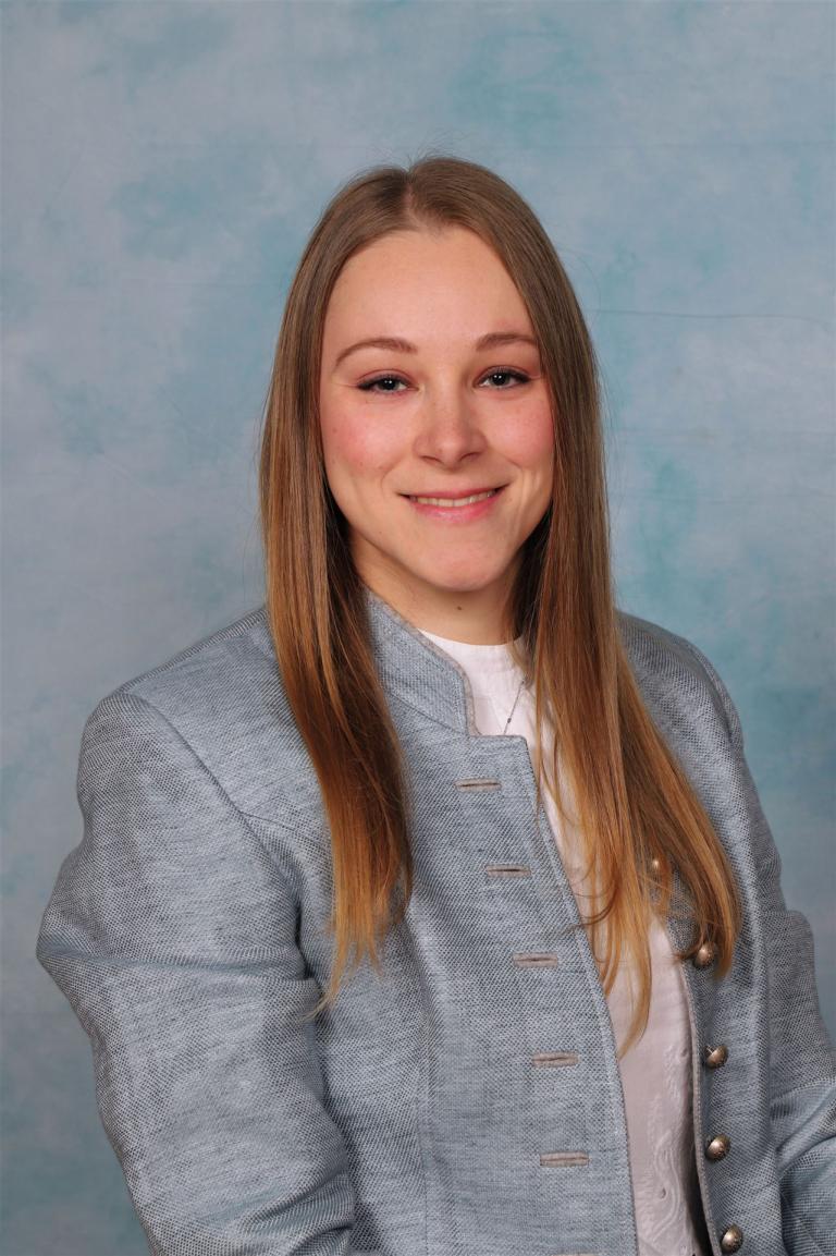 Jennifer Dolzer, BEd MEd (2b. Klasse)