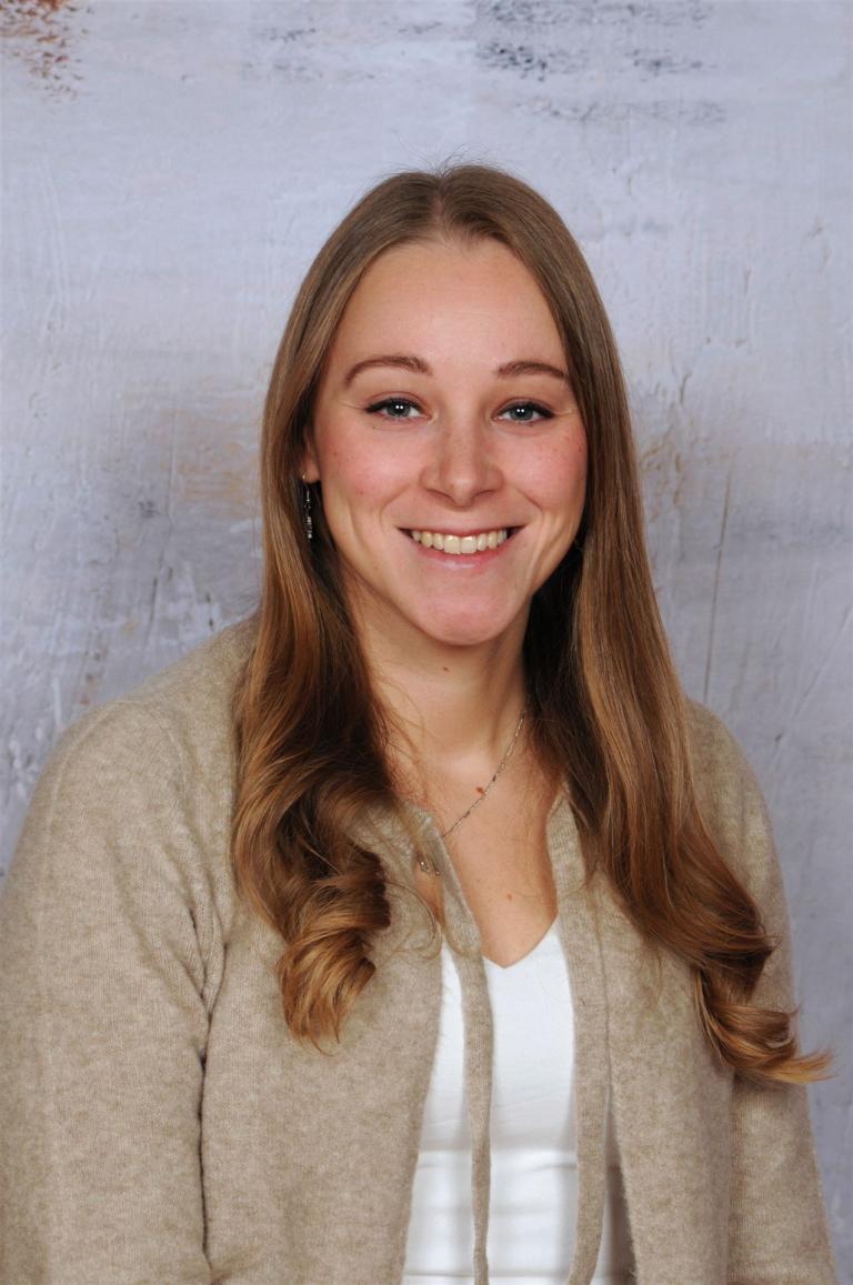 Jennifer Dolzer, BEd MEd (1b. Klasse)